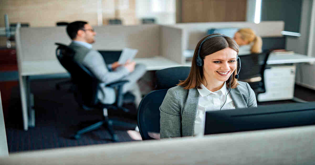 How do I talk to a live person at Qatar Airways?